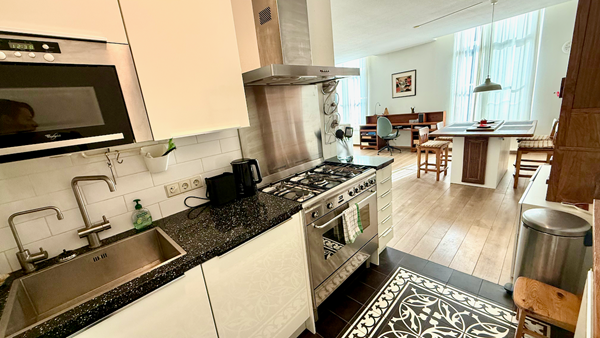 Medium property photo - Westeinde, 2512 GS Den Haag